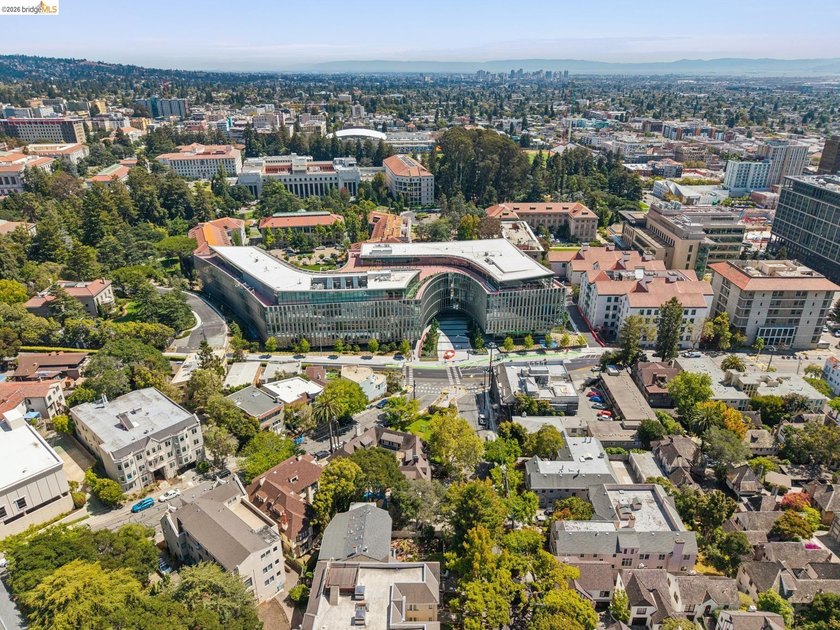 Two doors from the UC Berkeley campus and the new Bakar AI/Data - photo 36