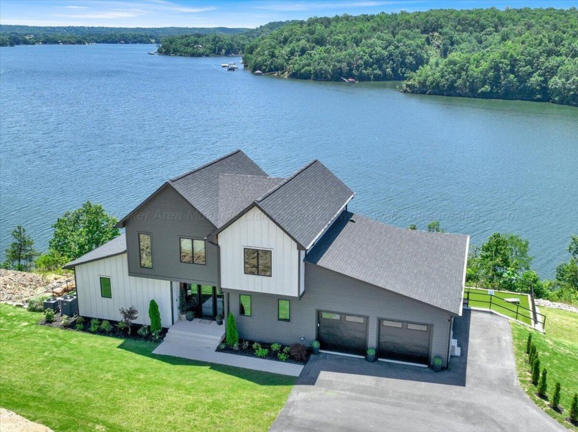This stunning home offers expansive views of Smith Lake - photo 3