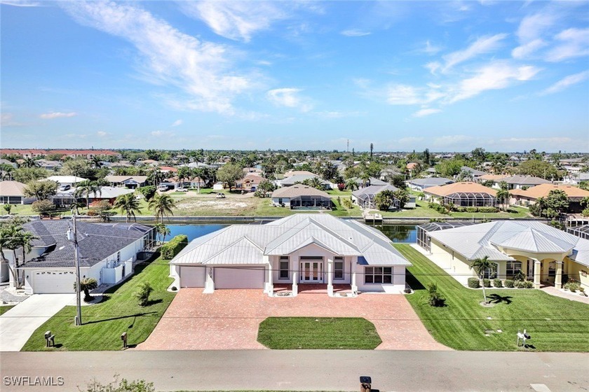 Unique custom waterfront home on a a 100 feet wide canal and - photo 3