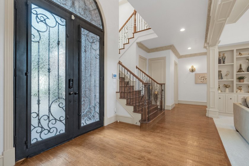 Experience timeless elegance in this exceptional estate located - photo 3