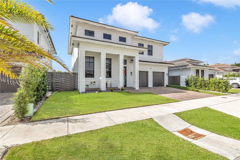 Priced to sell!!!!Discover one of the newest and most upgraded - photo 4