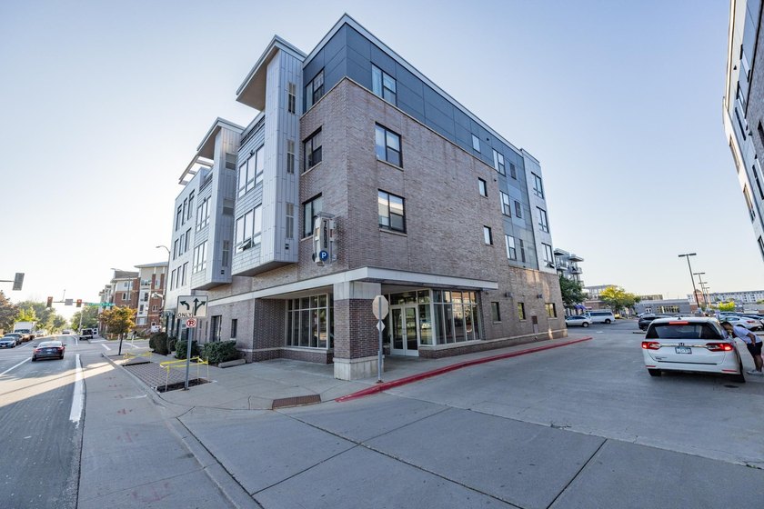 This beautiful condo is a standout with its soaring 16-foot - photo 19