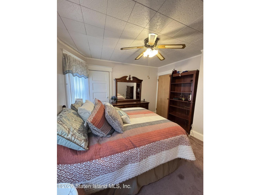 Welcome to 19 Rainbow Ave! Pride of ownership is evident in this - photo 21
