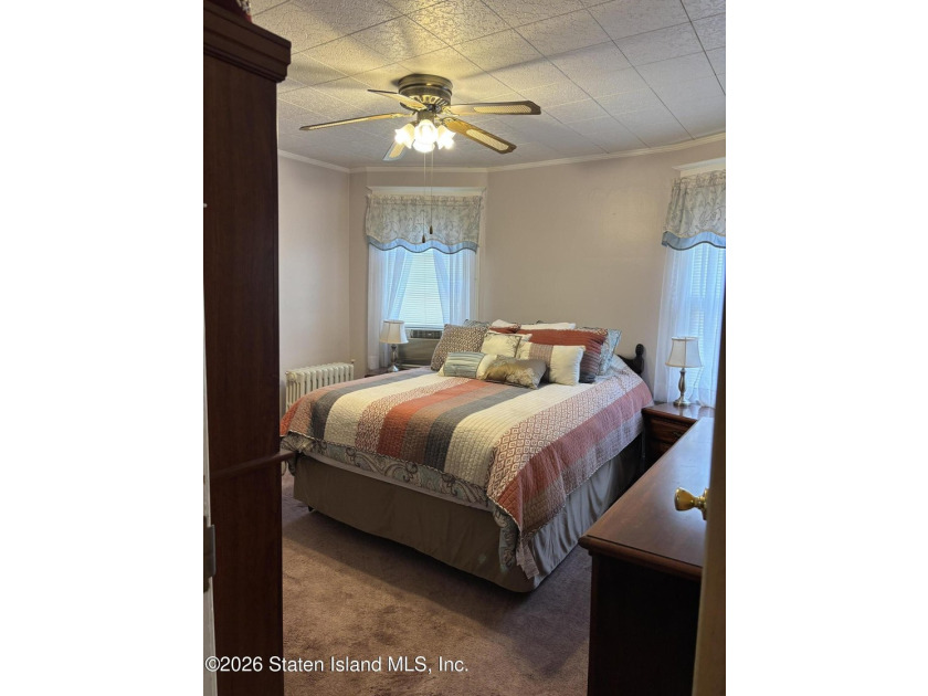 Welcome to 19 Rainbow Ave! Pride of ownership is evident in this - photo 22
