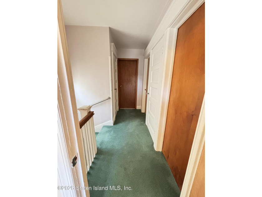 Welcome to 19 Rainbow Ave! Pride of ownership is evident in this - photo 29