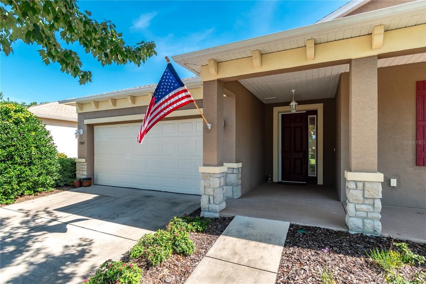 Nestled on a private lot with a beautiful park-like setting - photo 5