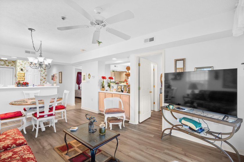 Beautifully furnished ground-floor end unit, perfect as a second - photo 15