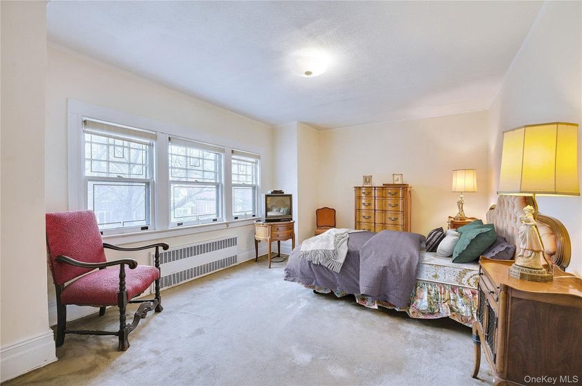 Highly sought after block in the Midwood section of Brooklyn - photo 8