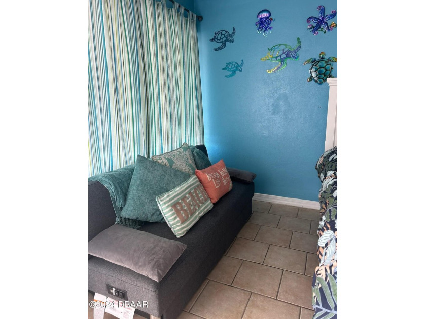 Beachfront Condotel with no rental restrictions. Animal friendly - photo 3