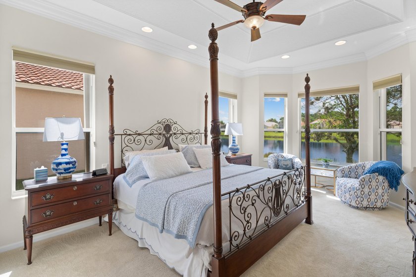 Welcome to this single-story waterfront residence in the - photo 19