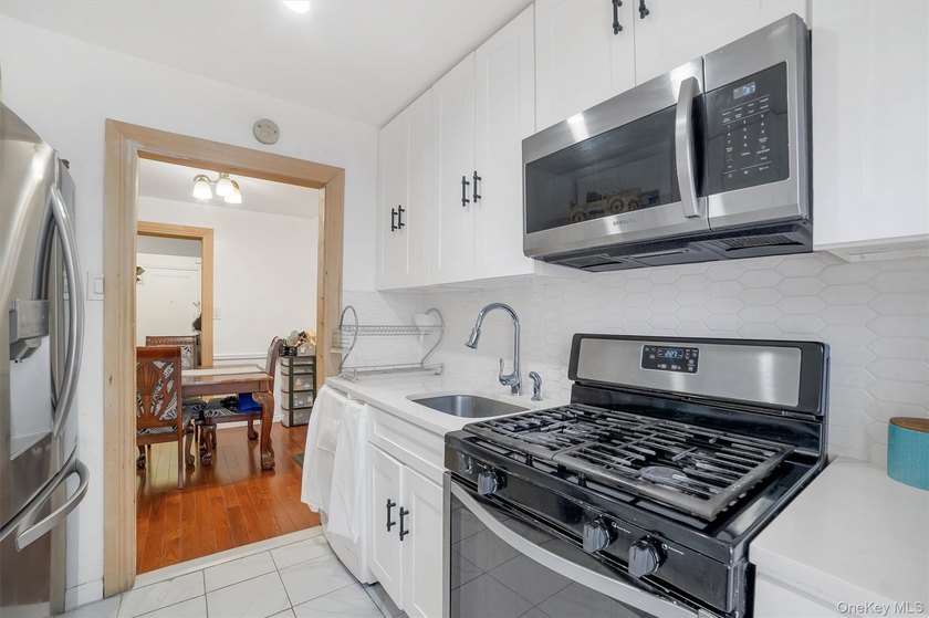 Step into this fully renovated and well-maintained 2-bedroom - photo 10