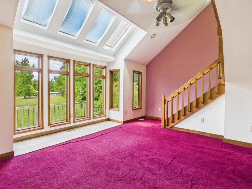 Unlock the potential of this charming lakefront fixer-upper on - photo 20