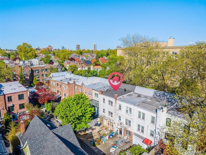 Forest Hills prime location! Fully renovated, Move-in Ready - photo 23
