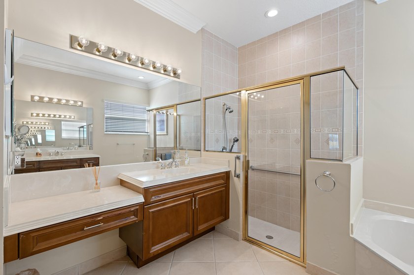 Welcome to this single-story waterfront residence in the - photo 24