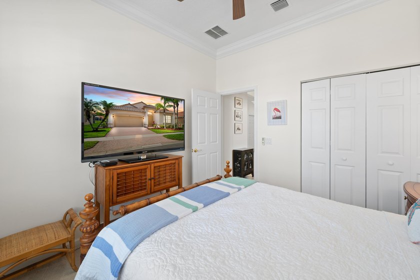 Welcome to this single-story waterfront residence in the - photo 29