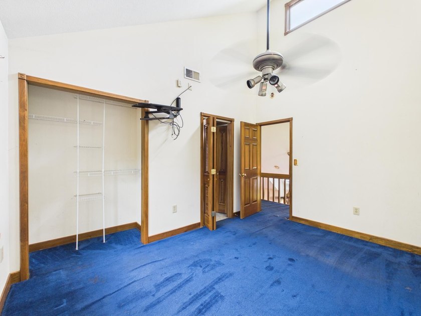 Unlock the potential of this charming lakefront fixer-upper on - photo 34