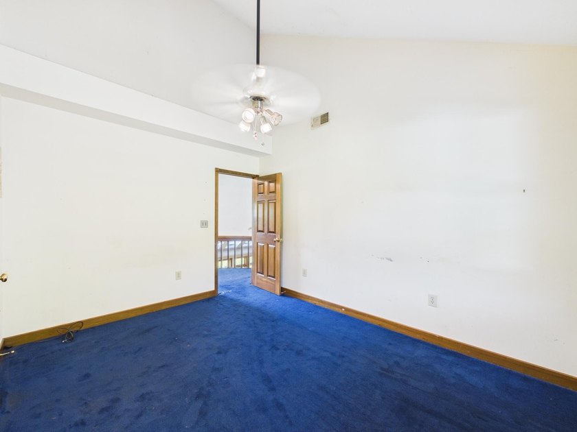 Unlock the potential of this charming lakefront fixer-upper on - photo 42