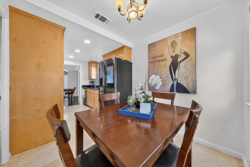 Welcome to 5001 Cribari Vale, a desirable single-level residence - photo 14