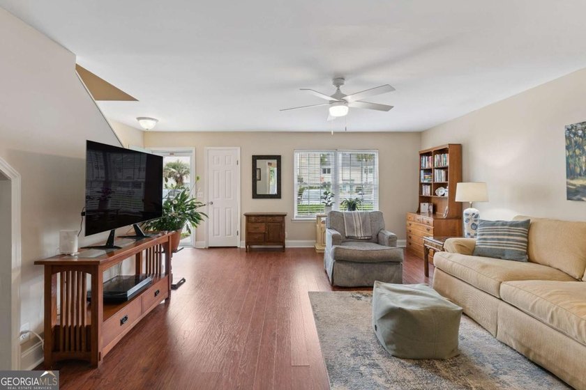 Welcome to easy coastal living in this beautifully maintained - photo 23