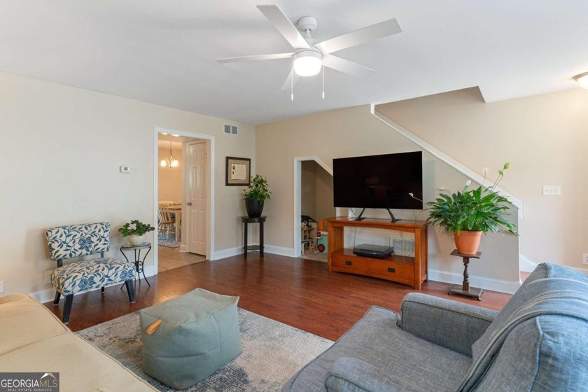 Welcome to easy coastal living in this beautifully maintained - photo 28