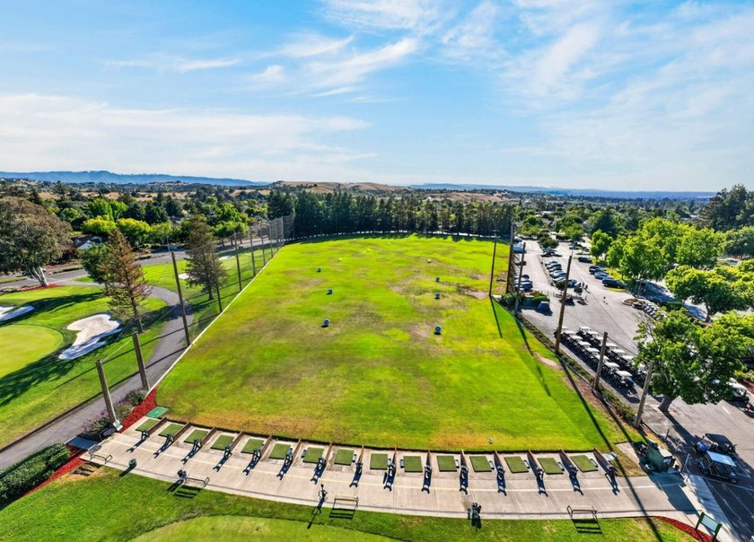 Welcome to 5001 Cribari Vale, a desirable single-level residence - photo 50