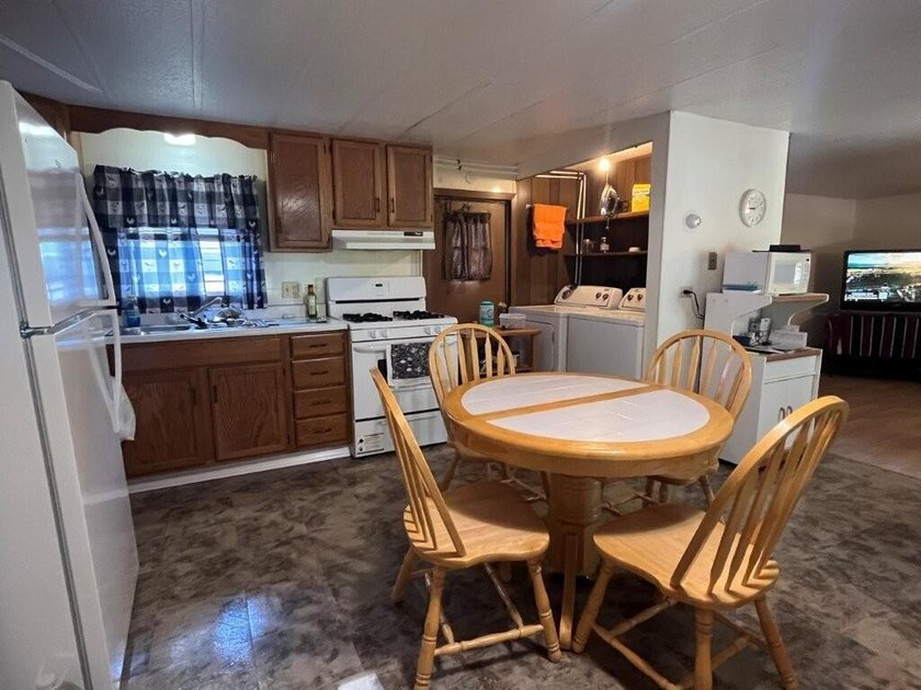 Affordable and move-in ready, this well-maintained 2-bedroom, 1 - photo 8