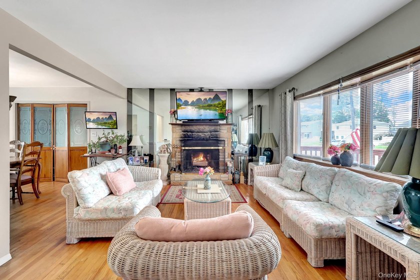 3 Bedroom Ranch In Desirable North Babylon Area! Offering: - photo 6