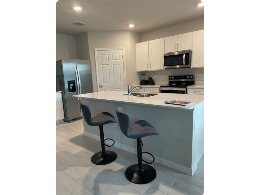 Welcome to this Stunning NEWLY Built 4 Bedroom, 3 Bathroom home - photo 6