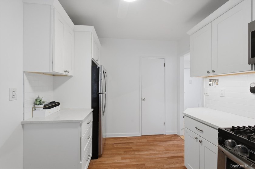 This Newly renovated 2 bedroom, 1 bathroom Co-op Garden - photo 9