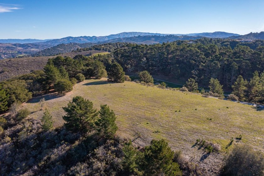 Welcome to one of Tehama's finest lots. Nestled on a ridgeline - photo 3