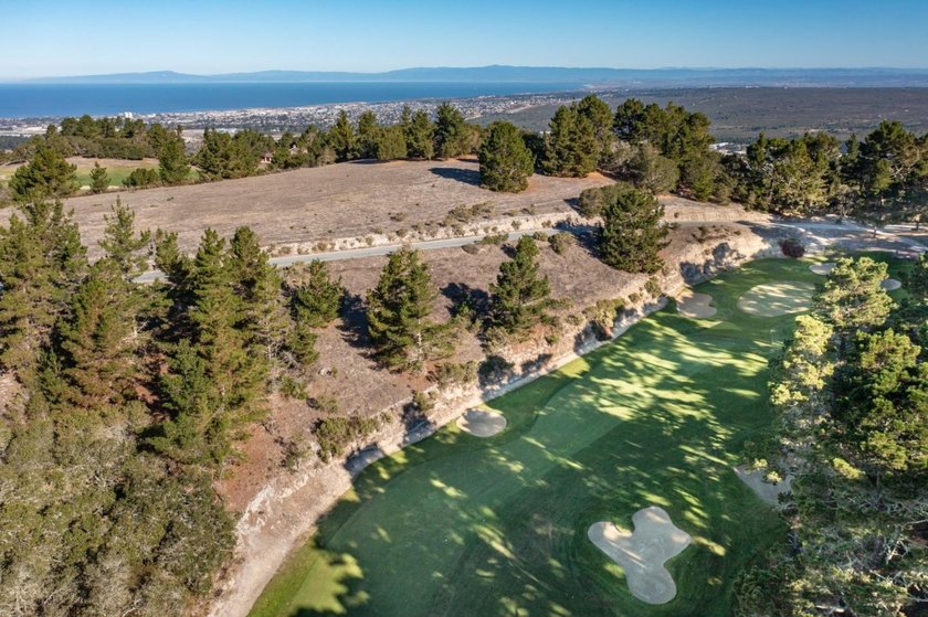 Welcome to one of Tehama's finest lots. Nestled on a ridgeline - photo 9