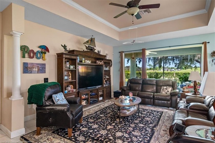 BEAUTIFUL GOLF COURSE HOME in The Country Club of Sebring. This - photo 5