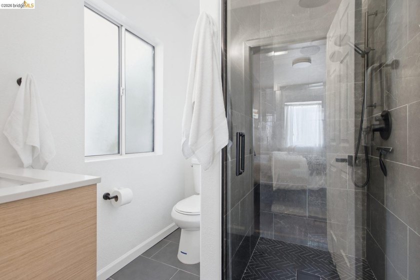 Beautifully Reimagined Sanctuary nestled in Poets Corner - photo 17