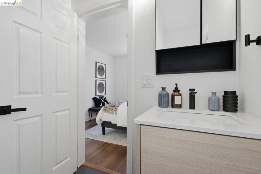 Beautifully Reimagined Sanctuary nestled in Poets Corner - photo 19