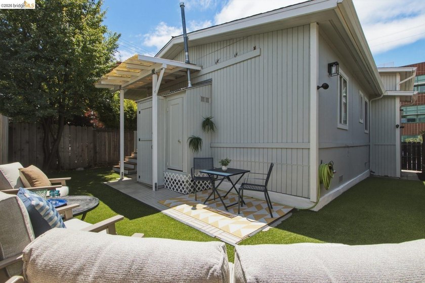 Beautifully Reimagined Sanctuary nestled in Poets Corner - photo 30