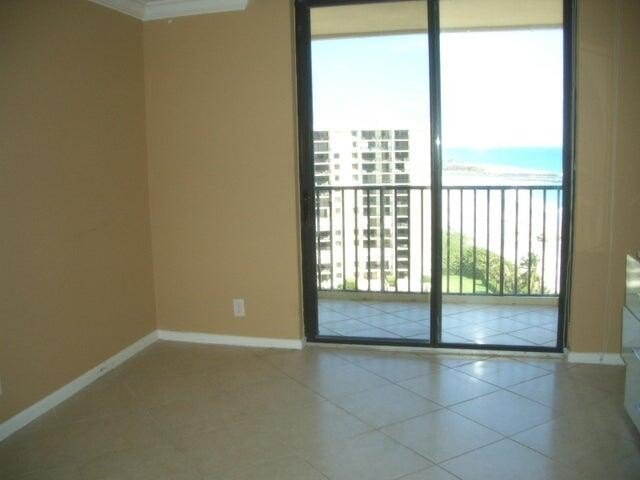 ENJOY SPECTULAR OCEAN AND INLET VIEWS FROM THIS PH1(13TH FLOOR) - photo 12