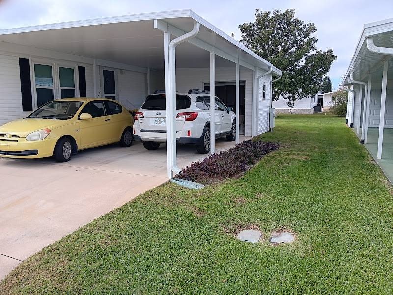 Welcome to this well-maintained 2 Bedroom/2 Bath home on a quiet - photo 2