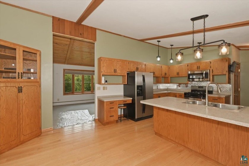 What an incredible opportunity to own this well-maintained - photo 3