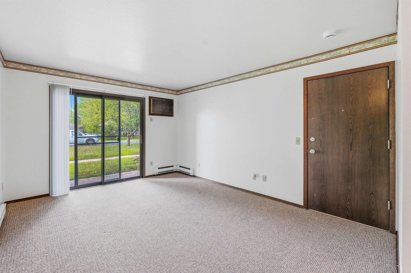 Exceptional investment opportunity! This 16-unit apartment - photo 4