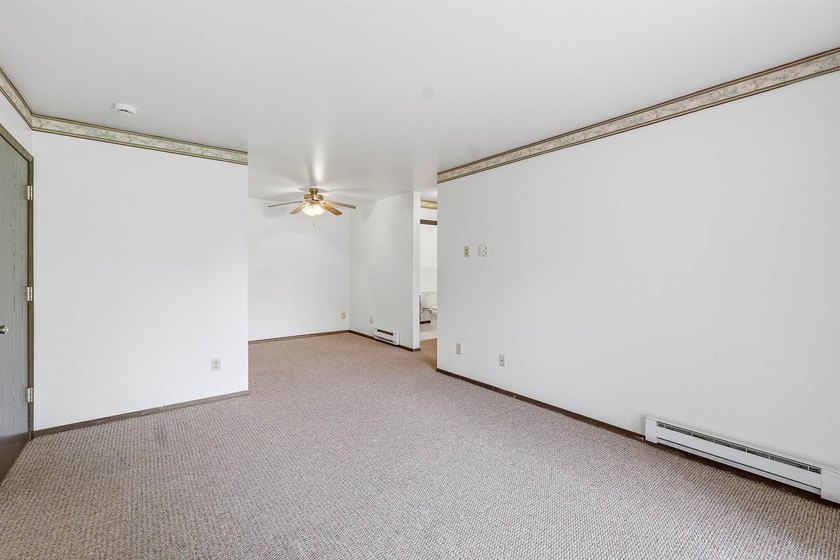 Exceptional investment opportunity! This 16-unit apartment - photo 5