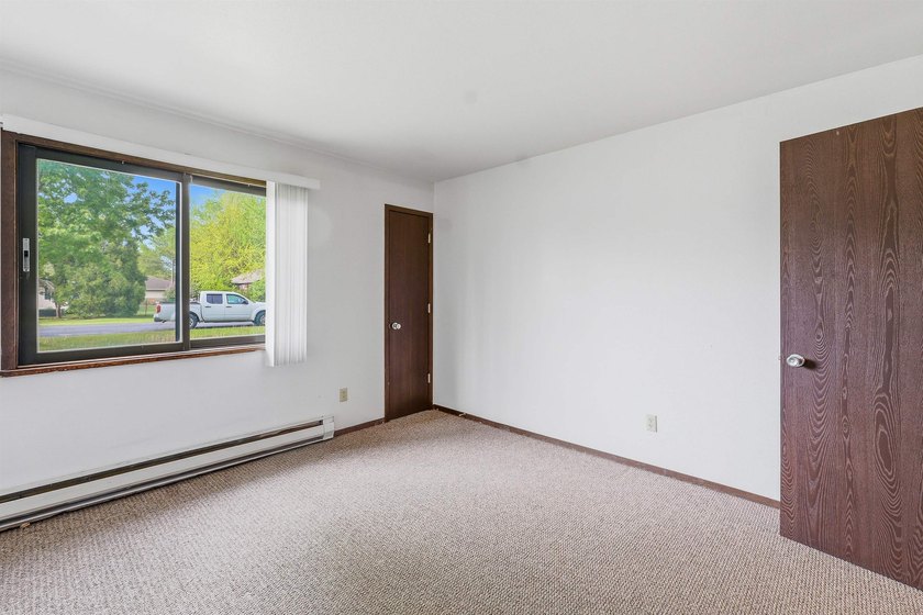Exceptional investment opportunity! This 16-unit apartment - photo 9