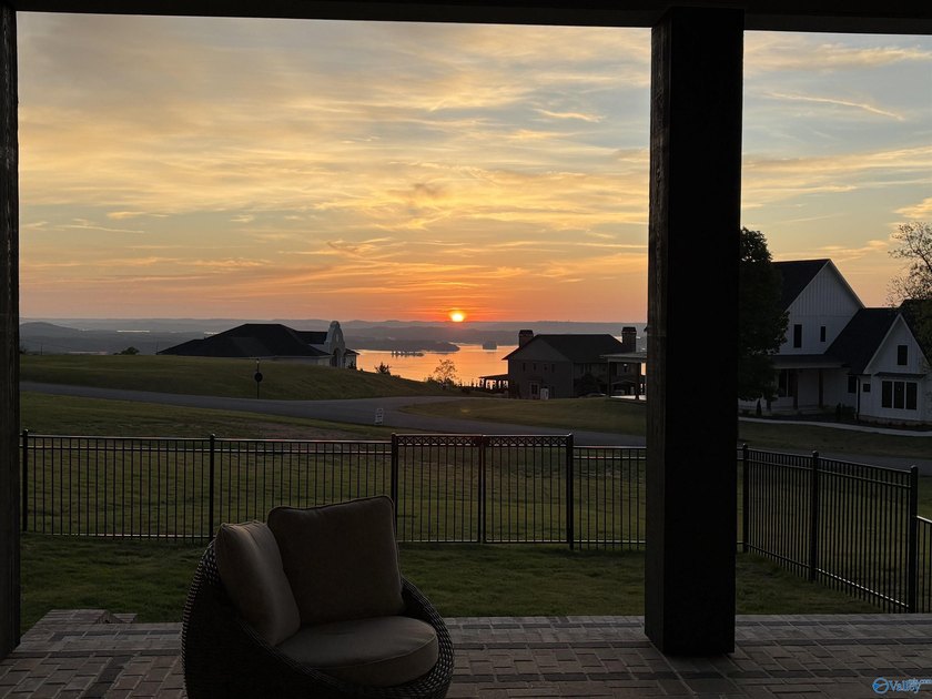 From sunrise to sunset, enjoy gorgeous views of Lake - photo 12