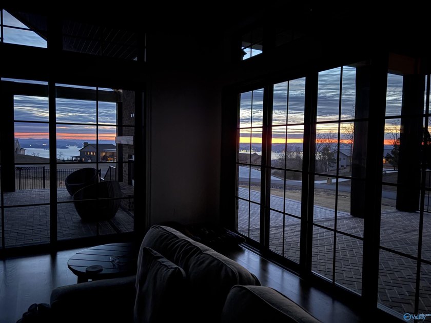 From sunrise to sunset, enjoy gorgeous views of Lake - photo 23