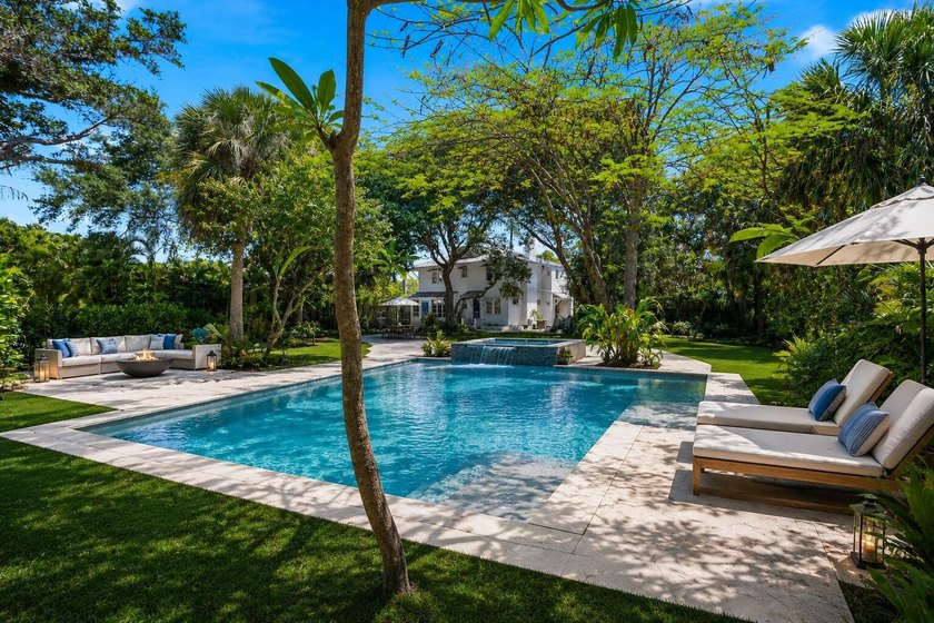 Rare opportunity to own a piece of Lake Worth Beach history in - photo 4