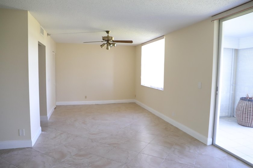 2/2 condo at east of Boca raton. 4th floor, elevators, just - photo 6