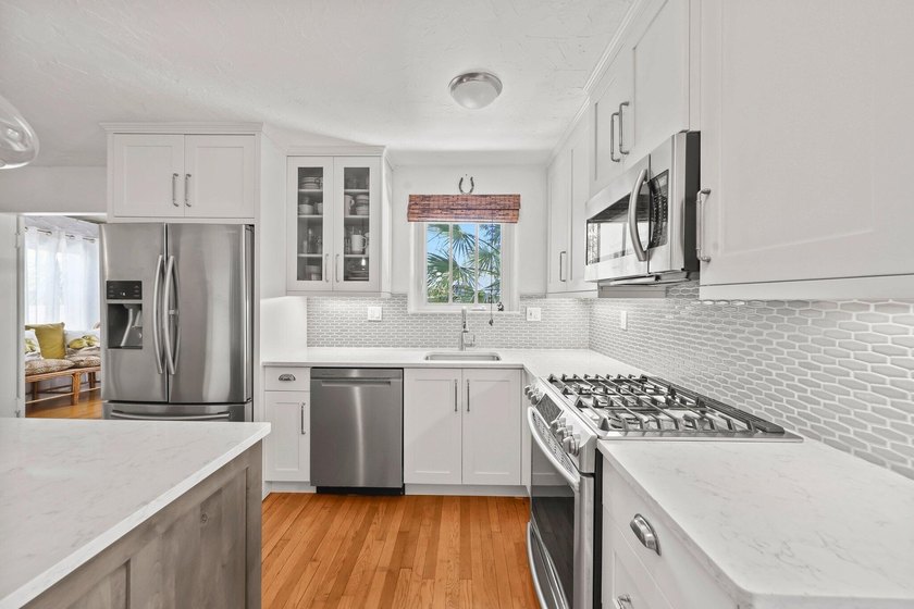 Rare opportunity to own a piece of Lake Worth Beach history in - photo 10