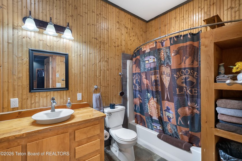 Located in the town of Dubois, this versatile live/work property - photo 9