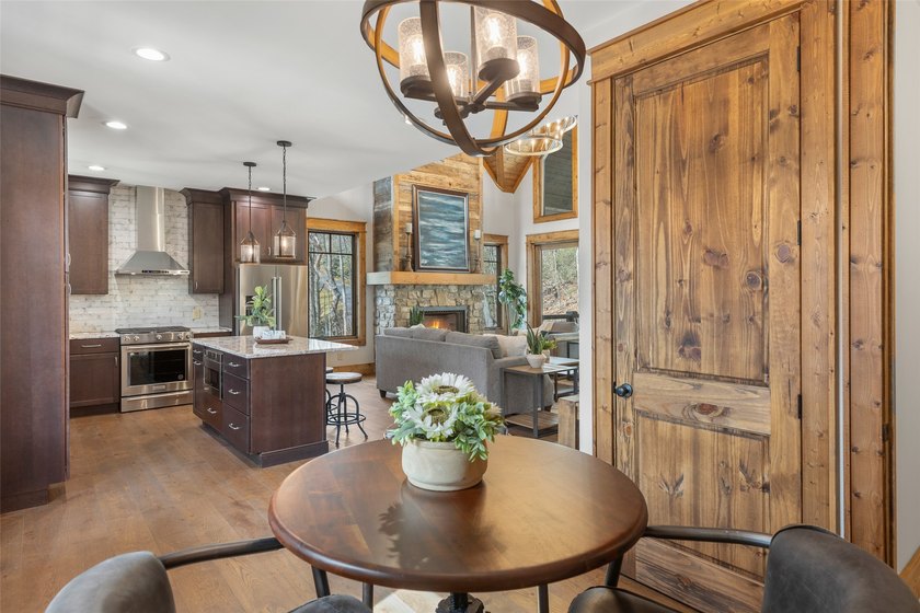Located in the private and prestigious, 2,000 acre Chinquapin - photo 14
