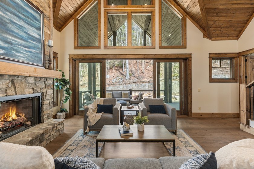 Located in the private and prestigious, 2,000 acre Chinquapin - photo 17