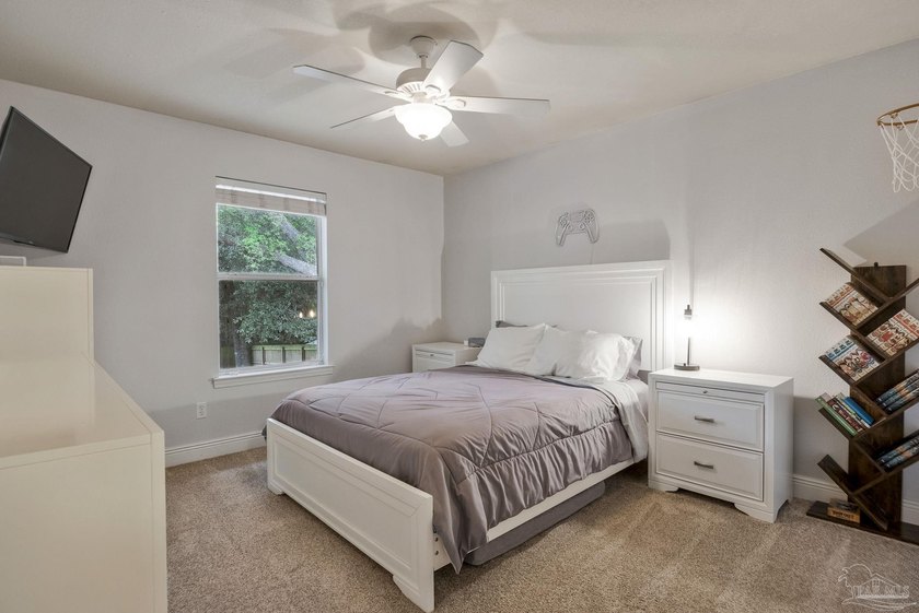 This beautifully maintained home offers a functional layout - photo 22